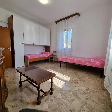 Apartment Mario